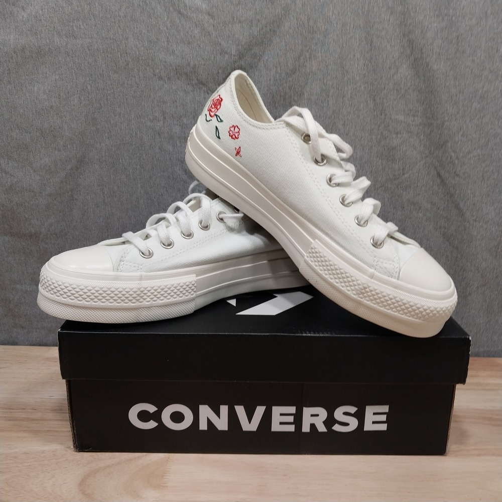 Converse CTAS Lift Ox Platform Sneaker Women Floral Embroidered 8.5 White